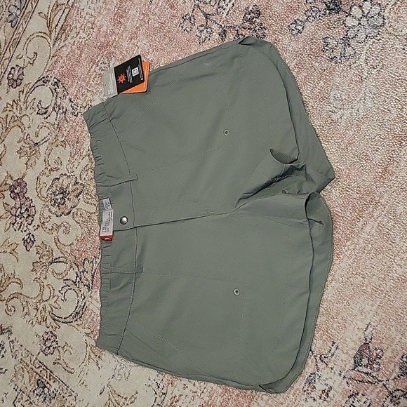 The American Outdoors for Women Green Elastic Waist SPF 30 Shorts Hiking Size XL - Picture 1 of 13